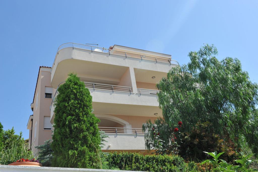Apartments San Monte Podstrana Esterno foto